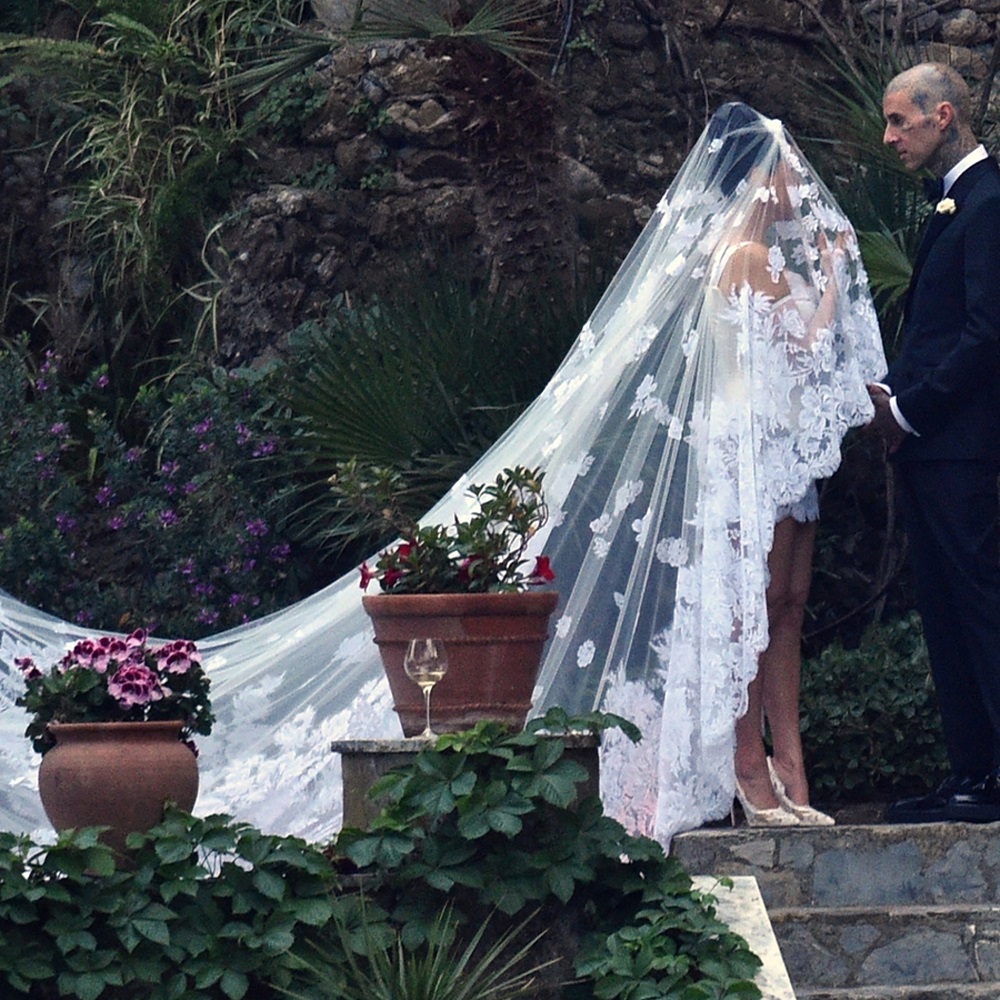 kourtney kardashian wedding dress